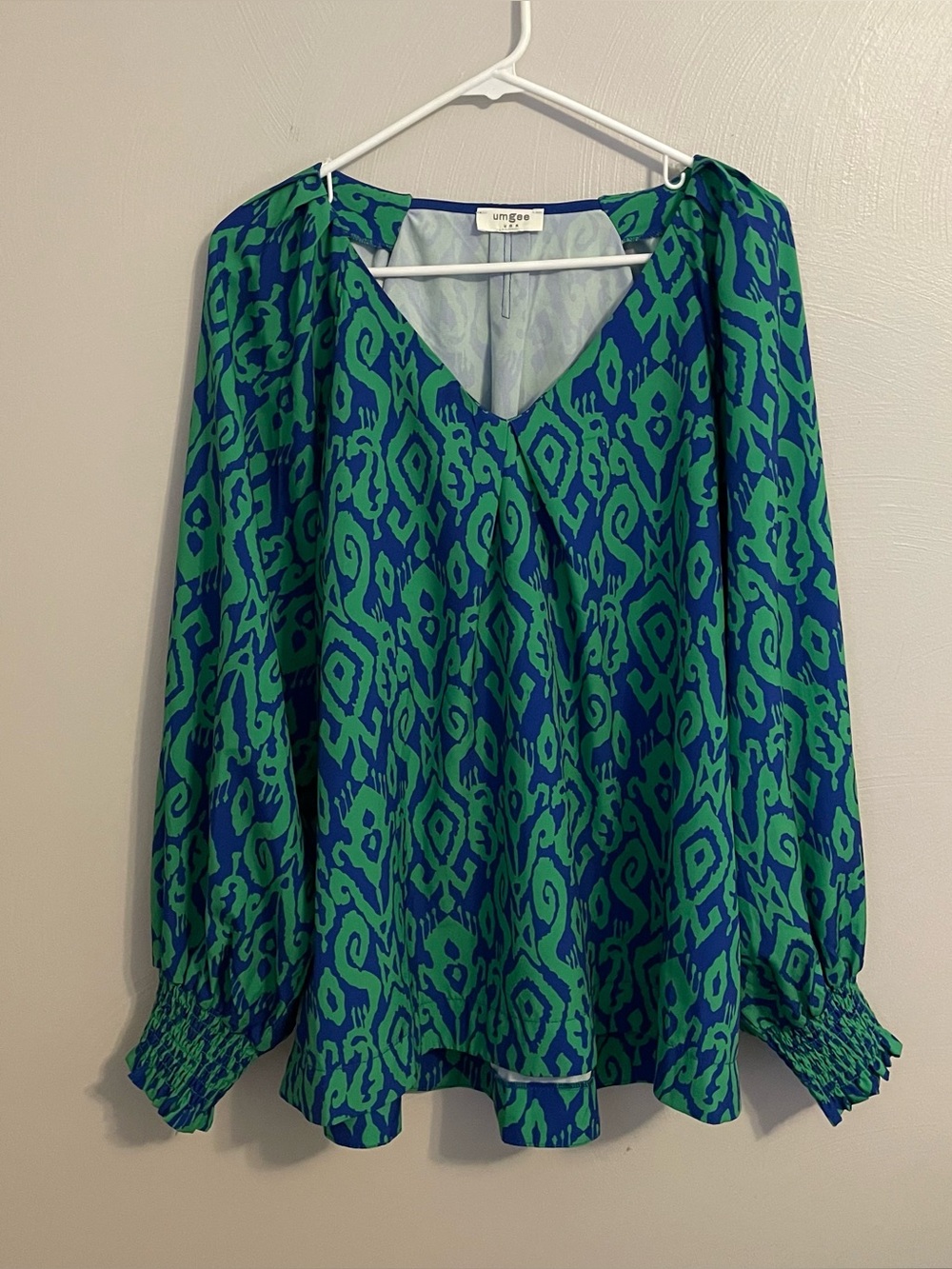 Umgee  Women’s Green and Blue Long Sleeve Patterned Blouse size Large